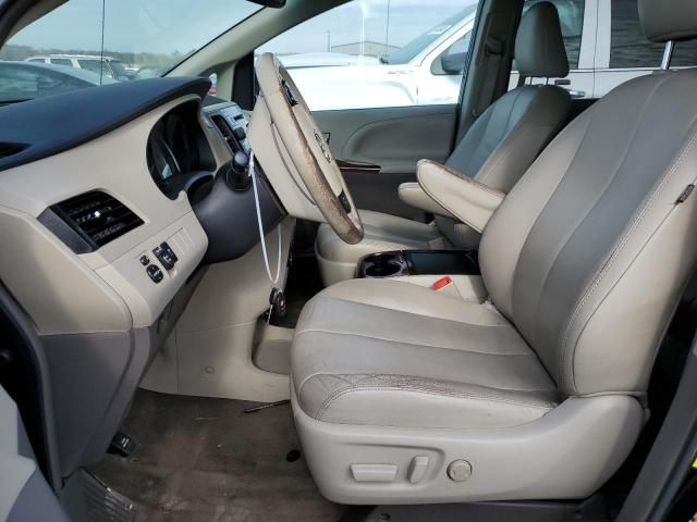 2013 Toyota Sienna XLE