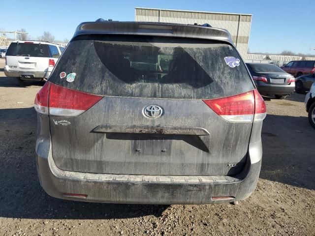 2011 Toyota Sienna XLE