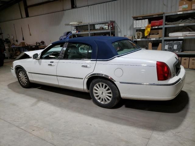 2003 Lincoln Town Car Signature