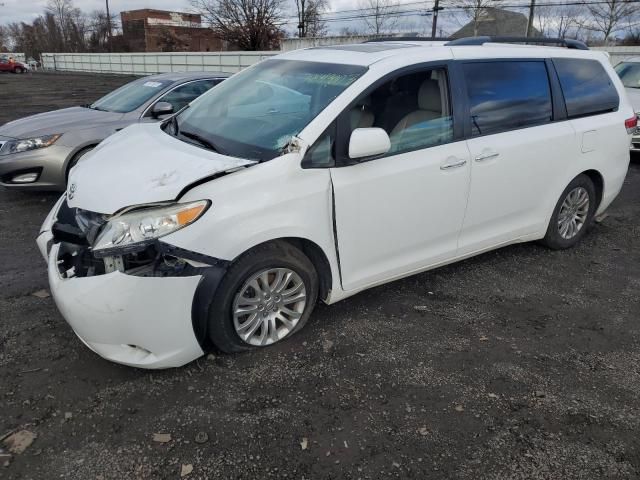 2013 Toyota Sienna XLE