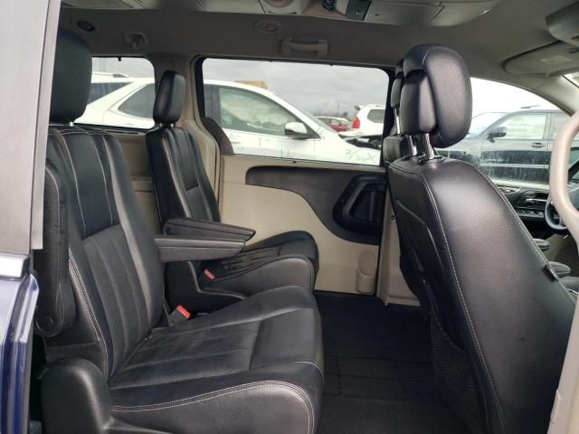 2012 Chrysler Town & Country Touring L