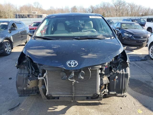 2017 Toyota Sienna LE