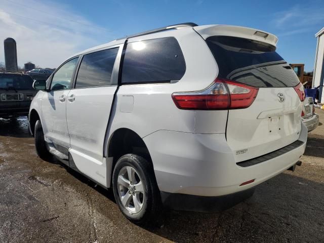 2015 Toyota Sienna LE