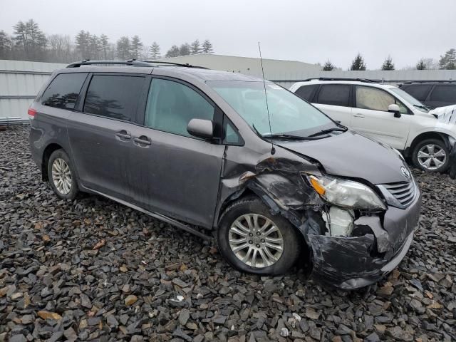 2013 Toyota Sienna XLE