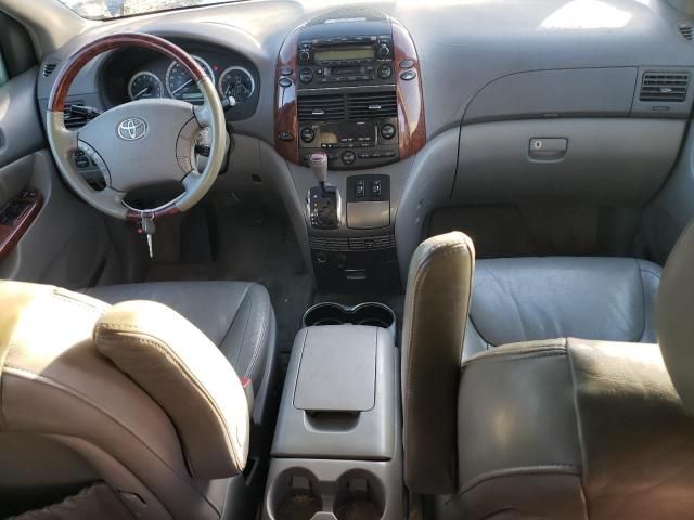 2005 Toyota Sienna XLE