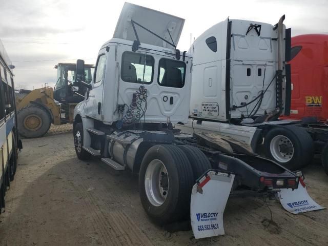 2018 Freightliner Cascadia 126