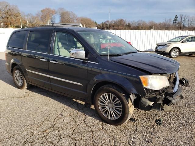 2013 Chrysler Town & Country Touring L