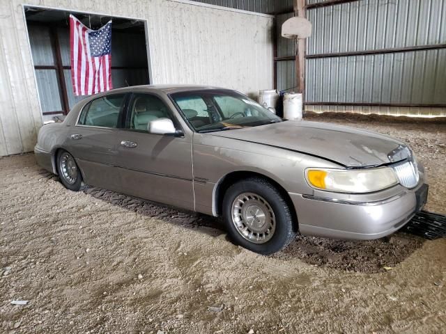 1999 Lincoln Town Car Executive