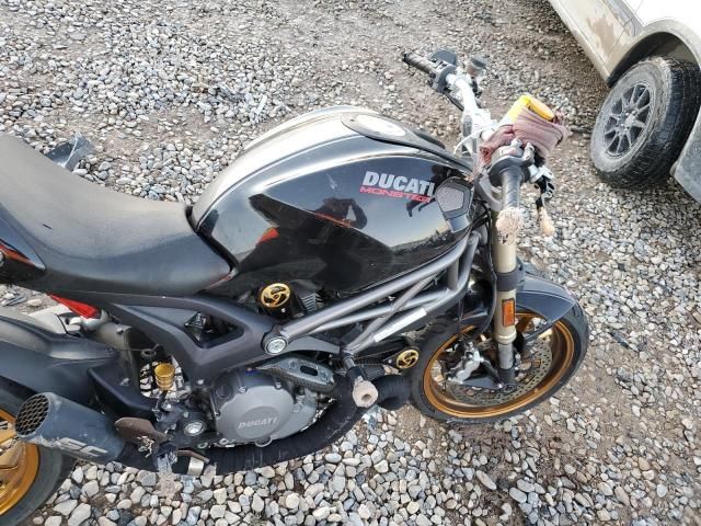 2012 Ducati Monster 1110