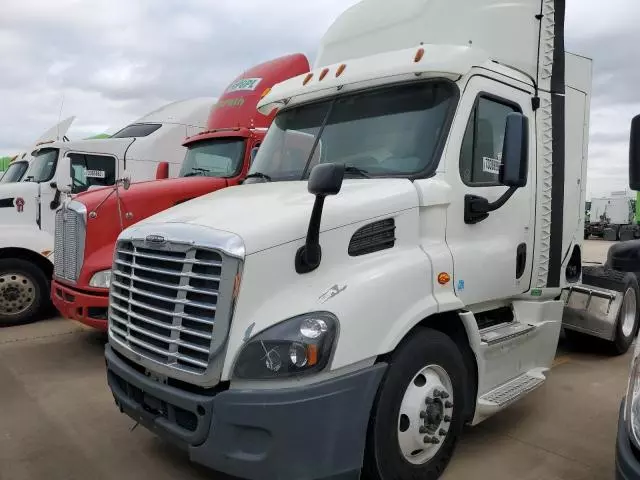 2015 Freightliner Cascadia 113