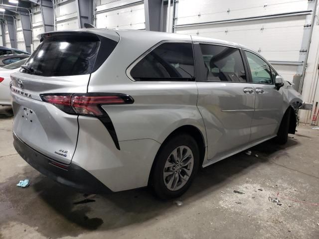 2022 Toyota Sienna XLE