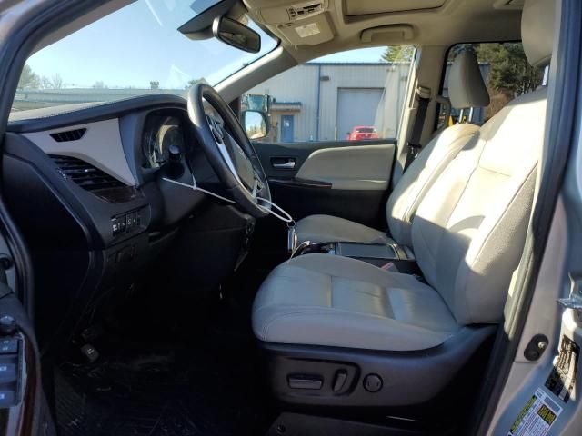 2019 Toyota Sienna XLE