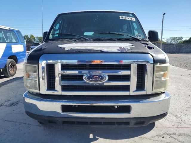 2014 Ford Econoline E350 Super Duty Wagon