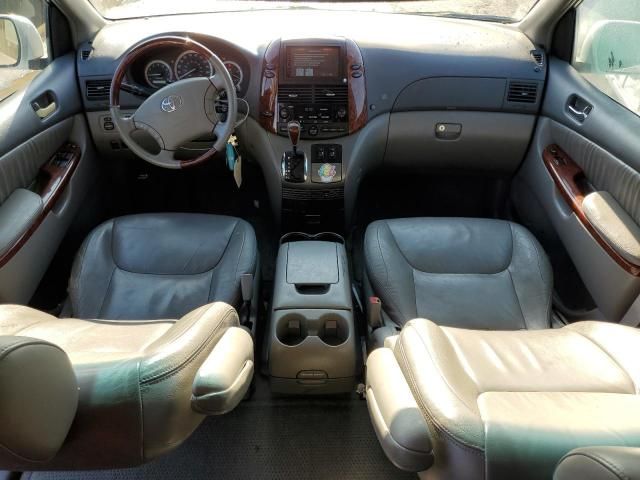 2004 Toyota Sienna XLE