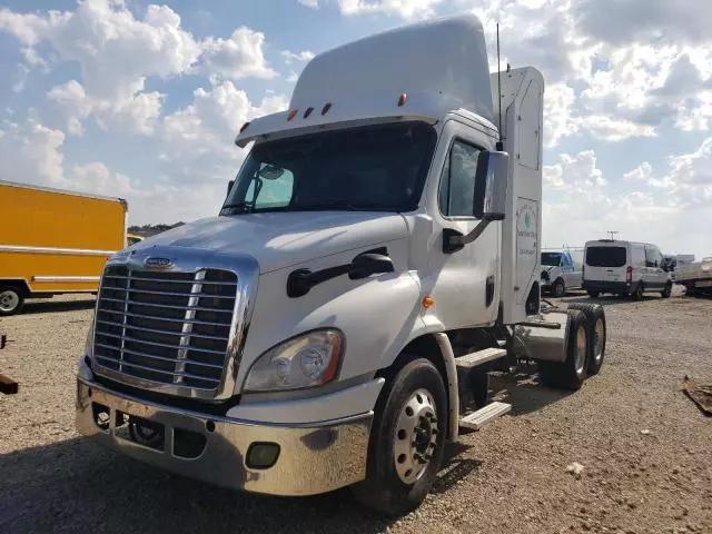 2014 Freightliner Cascadia 113