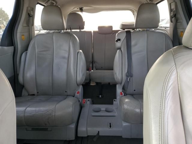 2013 Toyota Sienna XLE