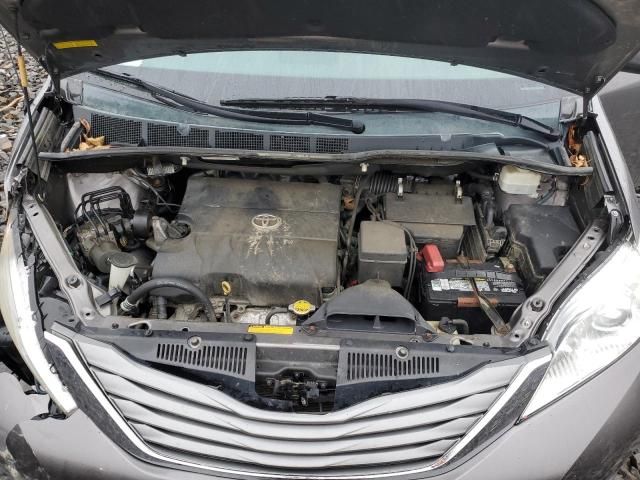 2013 Toyota Sienna XLE