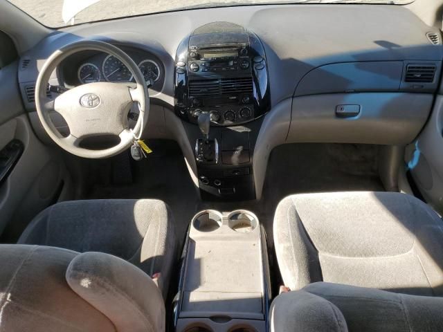 2005 Toyota Sienna CE