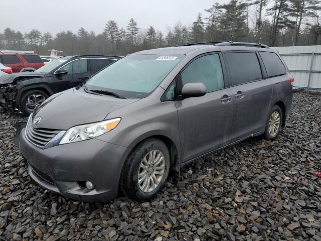 2013 Toyota Sienna XLE