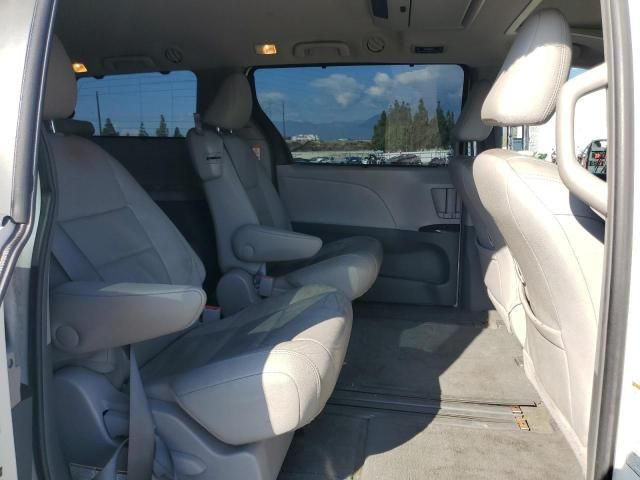 2015 Toyota Sienna XLE