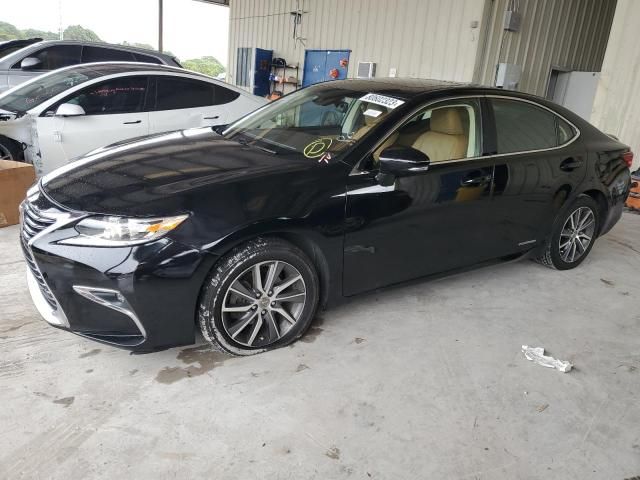 2018 Lexus ES 300H