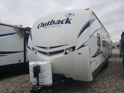 Camiones salvage para piezas a la venta en subasta: 2011 Keystone Outback