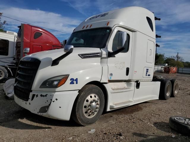 2018 Freightliner Cascadia 126