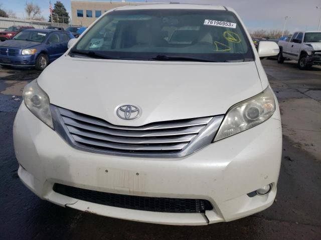 2013 Toyota Sienna XLE