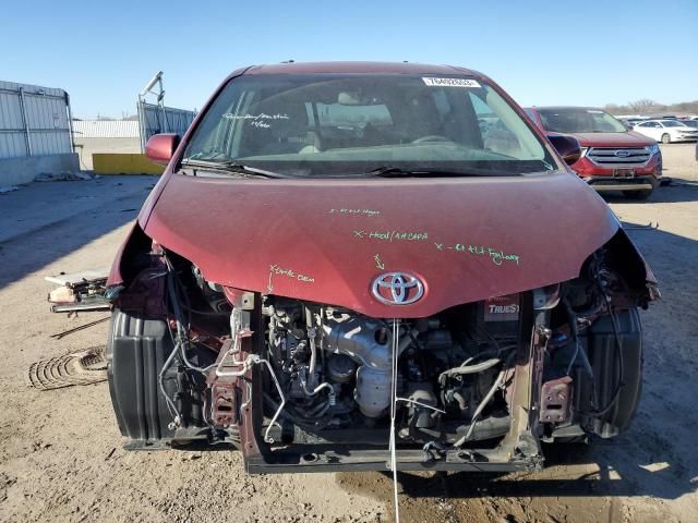 2015 Toyota Sienna LE