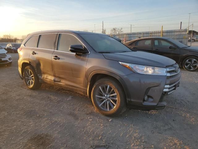 2017 Toyota Highlander SE