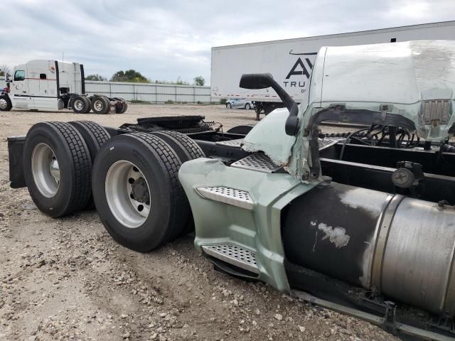 2016 Kenworth Construction T680