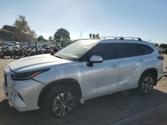 2022 Toyota Highlander XLE