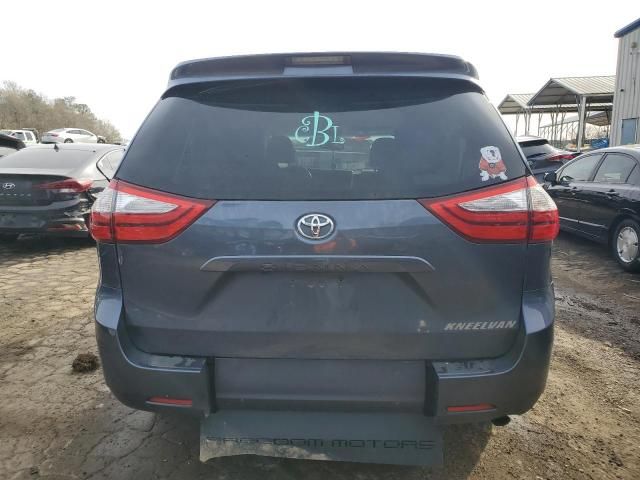 2015 Toyota Sienna LE