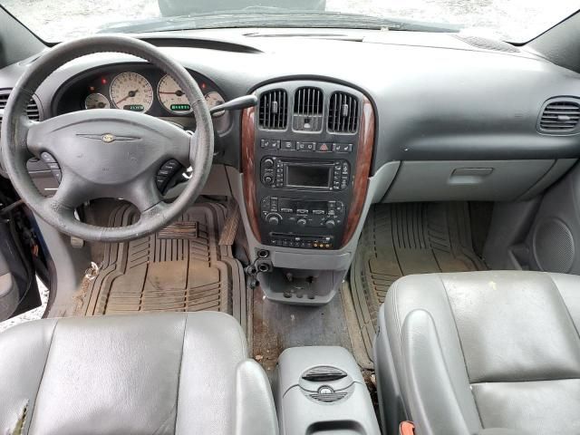 2004 Chrysler Town & Country Limited