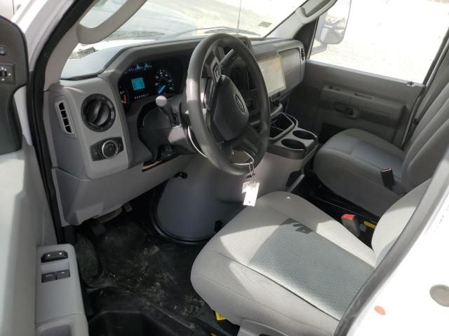 2024 Ford Econoline E450 Super Duty Cutaway Van