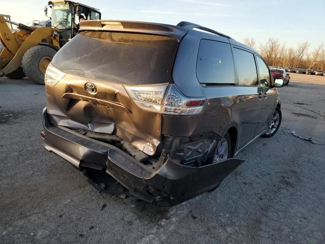 2011 Toyota Sienna Sport