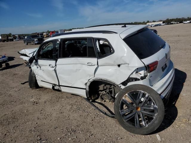 2022 Volkswagen Tiguan SE R-LINE Black