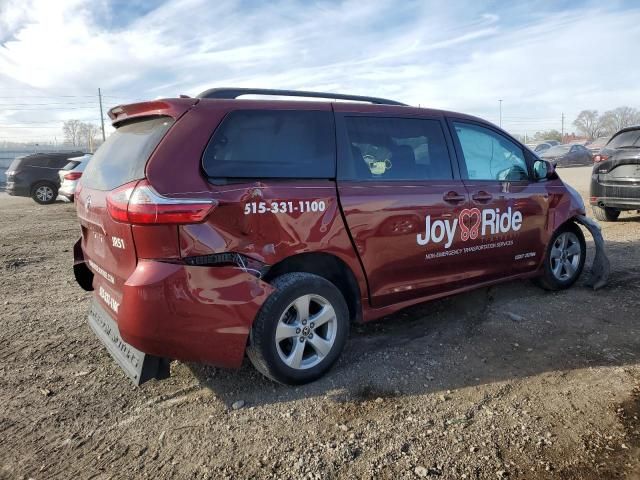 2020 Toyota Sienna LE