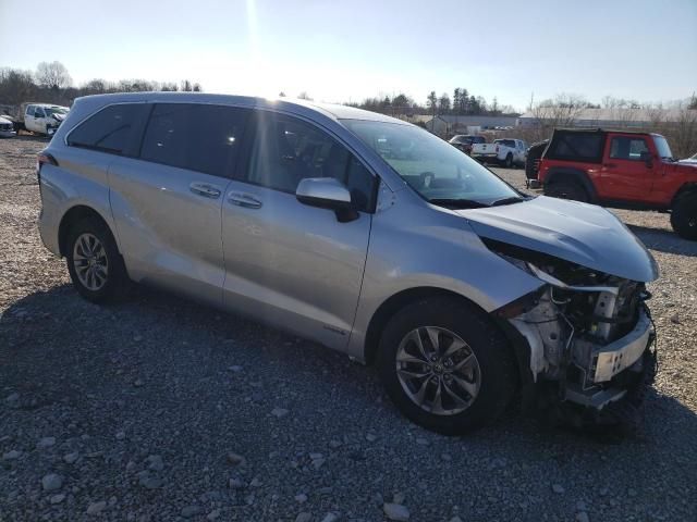 2021 Toyota Sienna LE