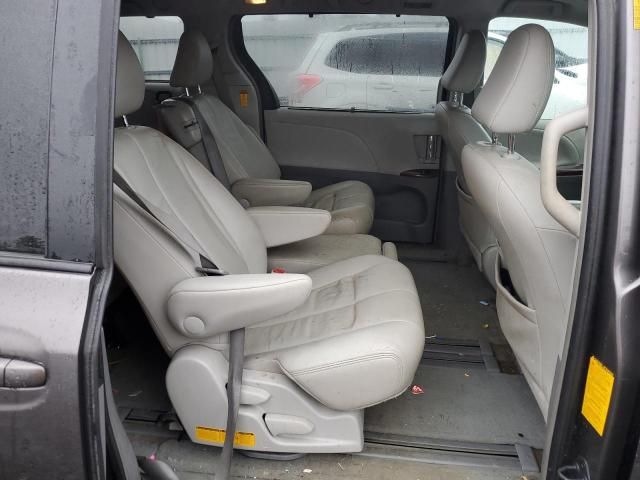 2013 Toyota Sienna XLE