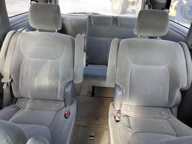 2006 Toyota Sienna CE