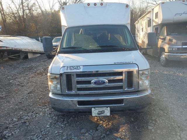 2011 Ford Econoline E350 Super Duty Cutaway Van