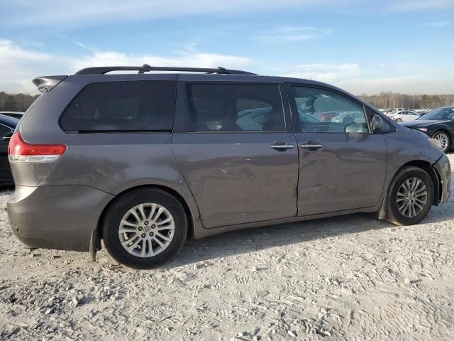 2013 Toyota Sienna XLE