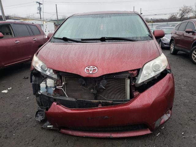 2011 Toyota Sienna XLE