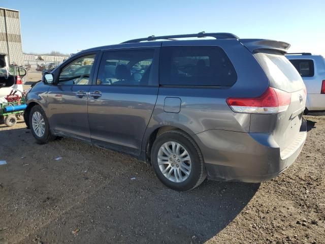 2011 Toyota Sienna XLE