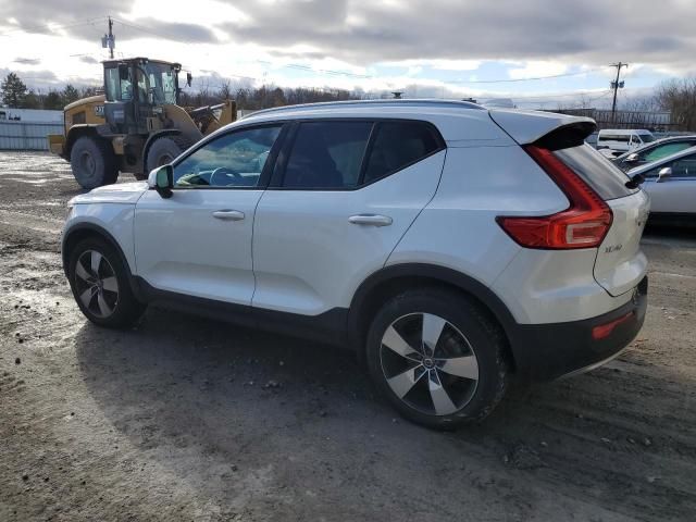 2021 Volvo XC40 T5 Momentum