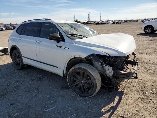 2022 Volkswagen Tiguan SE R-LINE Black