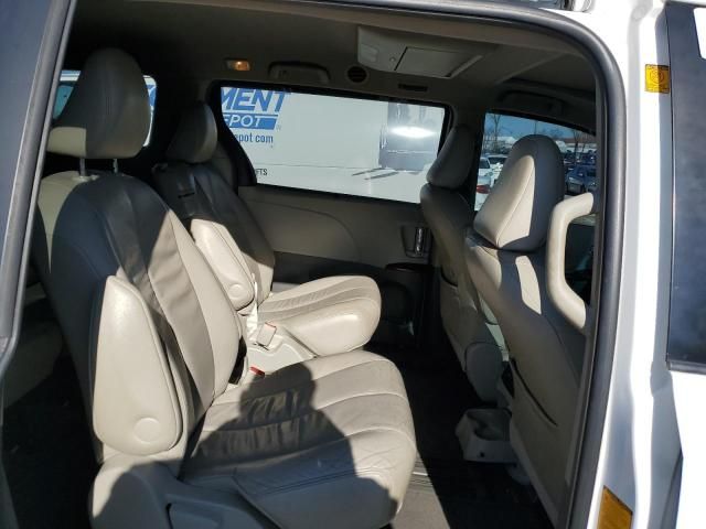 2012 Toyota Sienna XLE