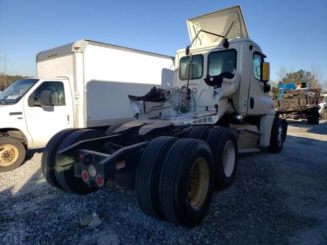 2019 Freightliner Cascadia 125