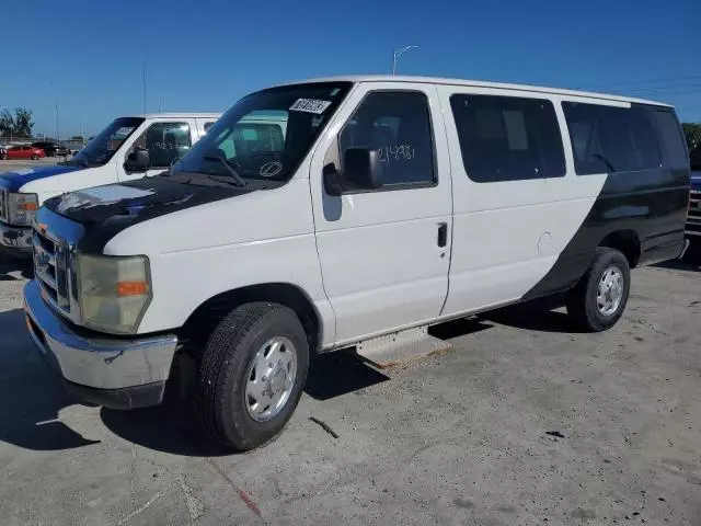 2014 Ford Econoline E350 Super Duty Wagon